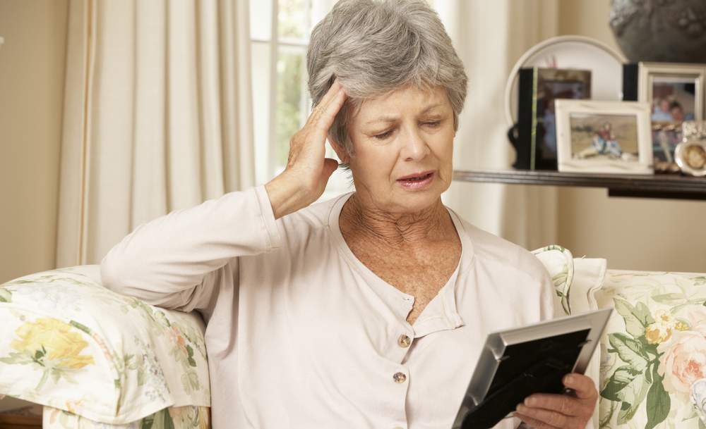 Деменция или обычная забывчивость: как распознать тревожные симптомы